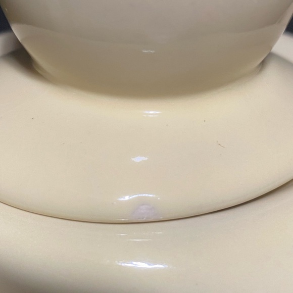 Teapot Retro vintage, cheeky, dancing, butter yellow teapot - Picture 14 of 16